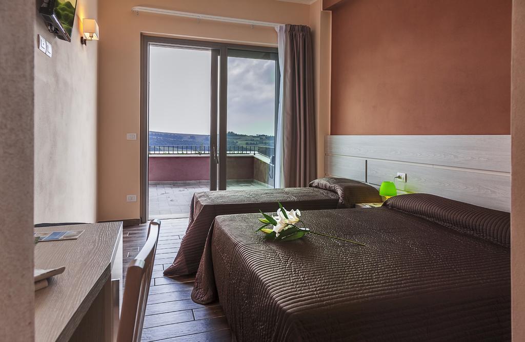 Colle San Giovanni Todi Room photo
