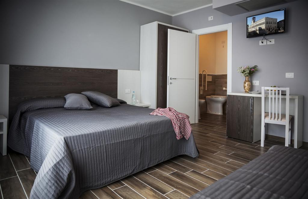 Colle San Giovanni Todi Room photo